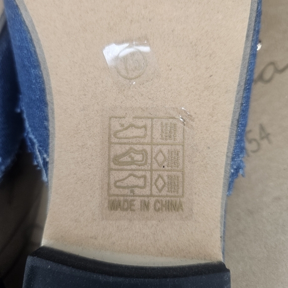 Vintage Havanah Rose Blue Denim Embroidered Floral Mules / Slides 7.5 NWT RARE - Picture 6 of 7